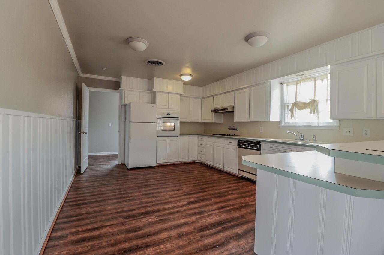4906 17th Pl - Photo 3 of 11