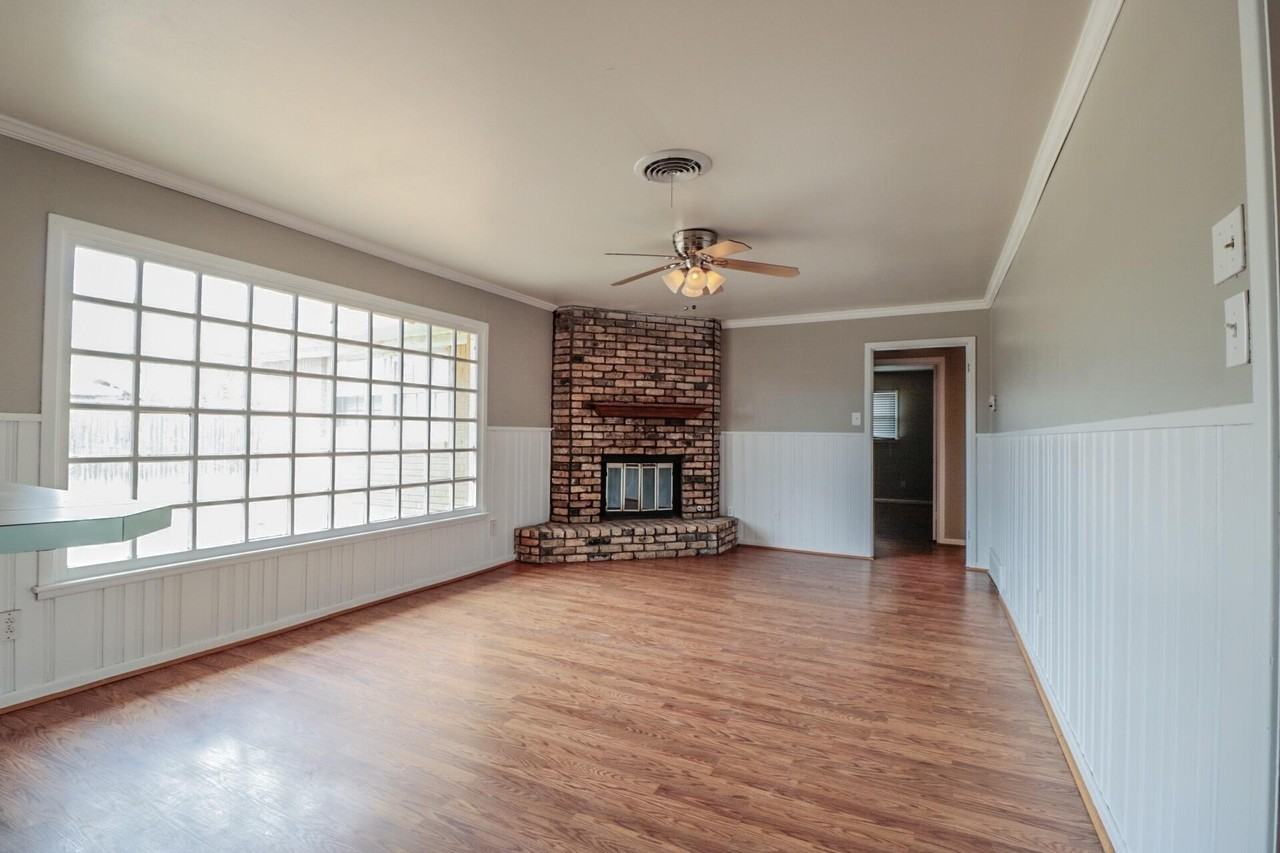 4906 17th Pl - Photo 4 of 11