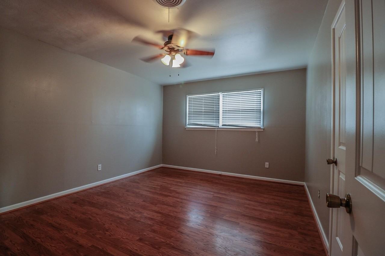 4906 17th Pl - Photo 5 of 11