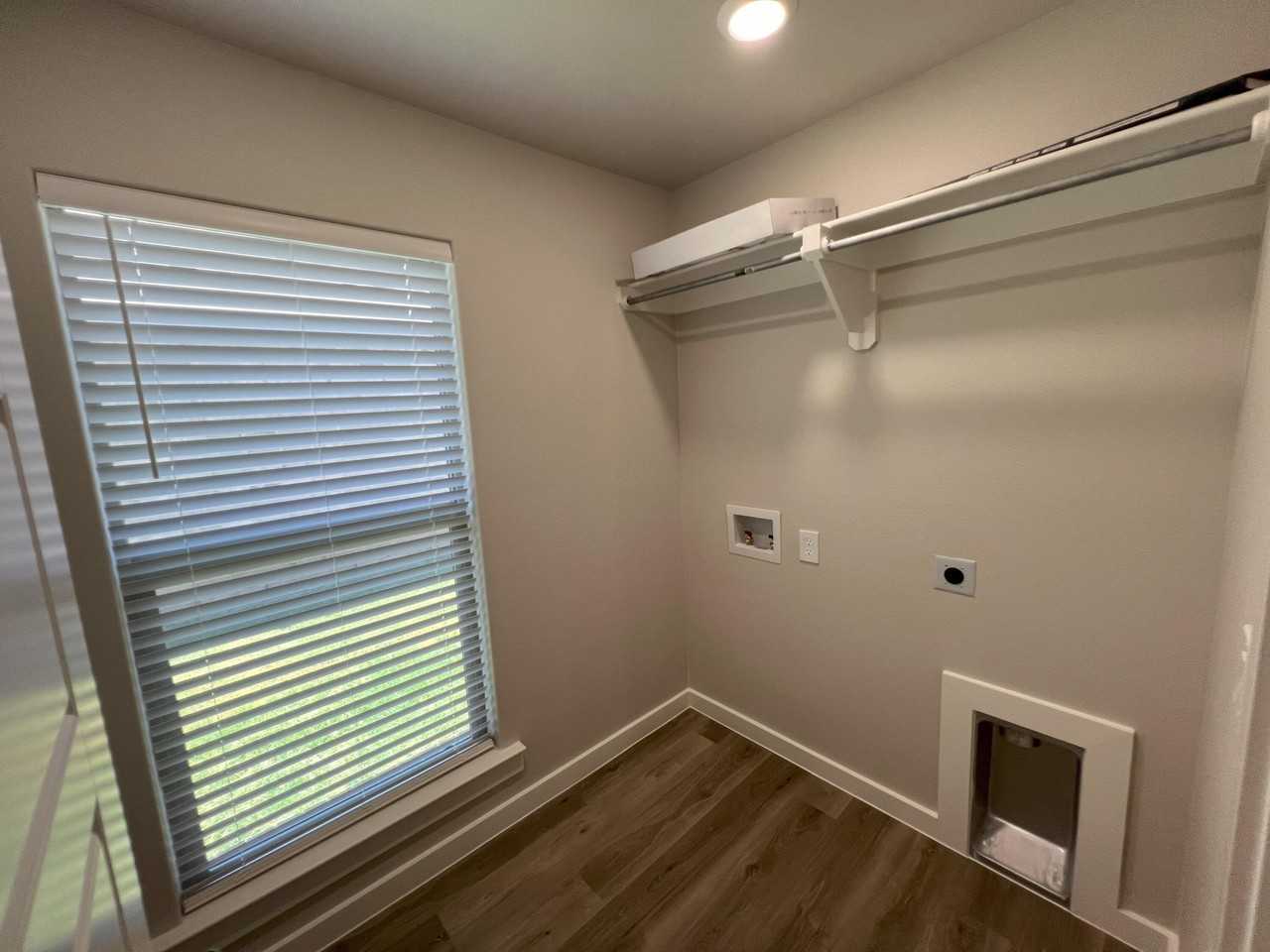 7004 13th St - Photo 3 of 21