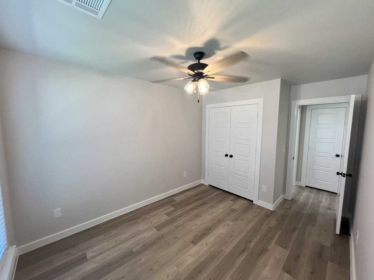 7004 13th St - Photo 5 of 21