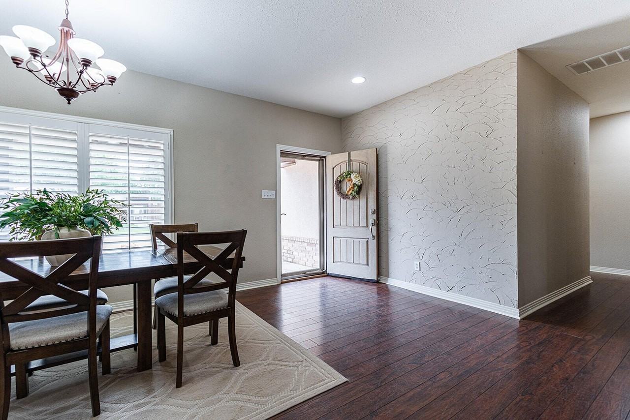 10606 Salem Ave - Photo 5 of 33