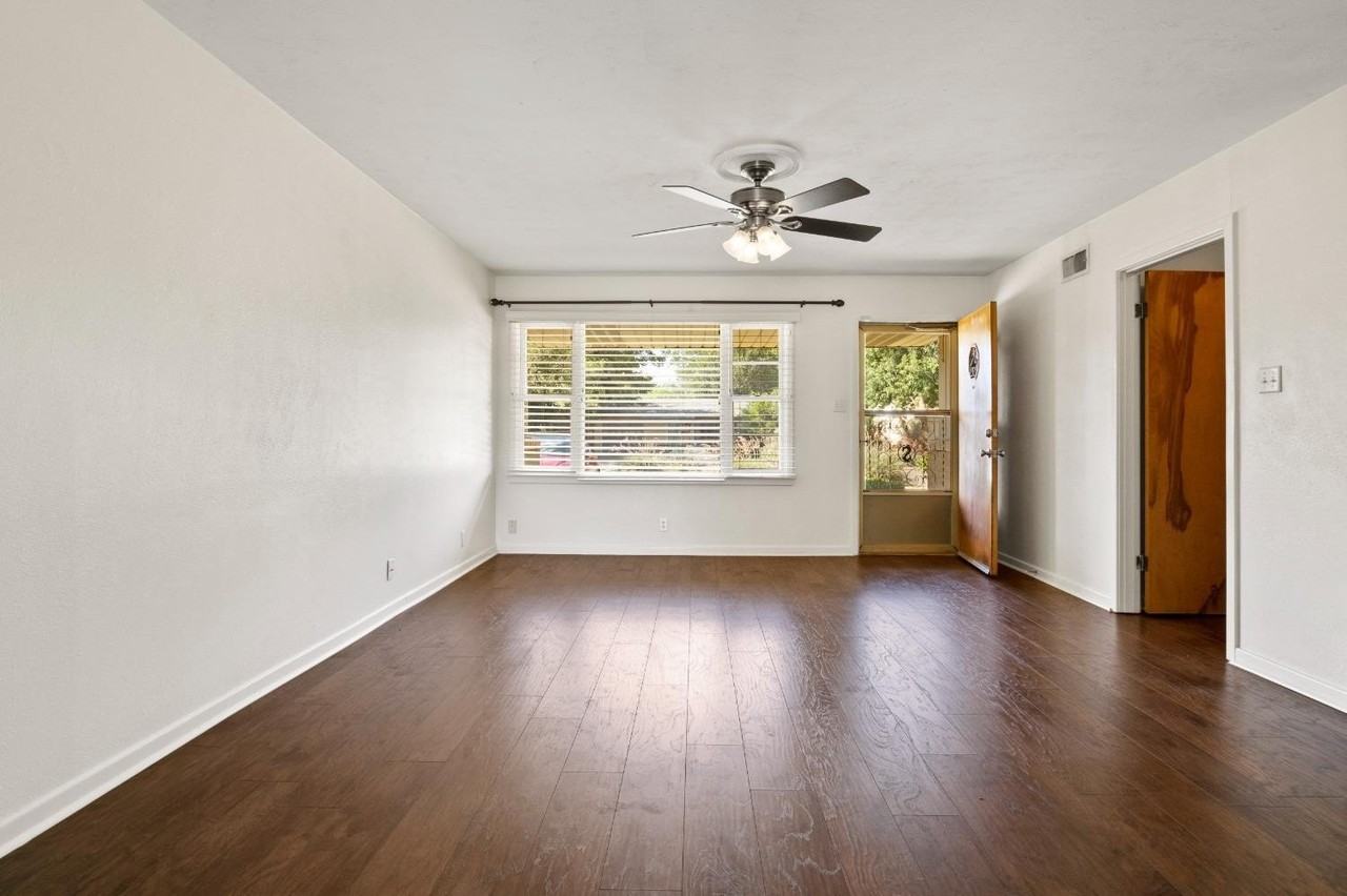 3809 40th St - Photo 6 of 24