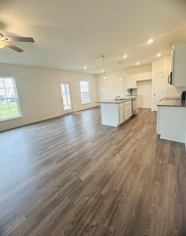 2380 Geranium Ln - Photo 4 of 37