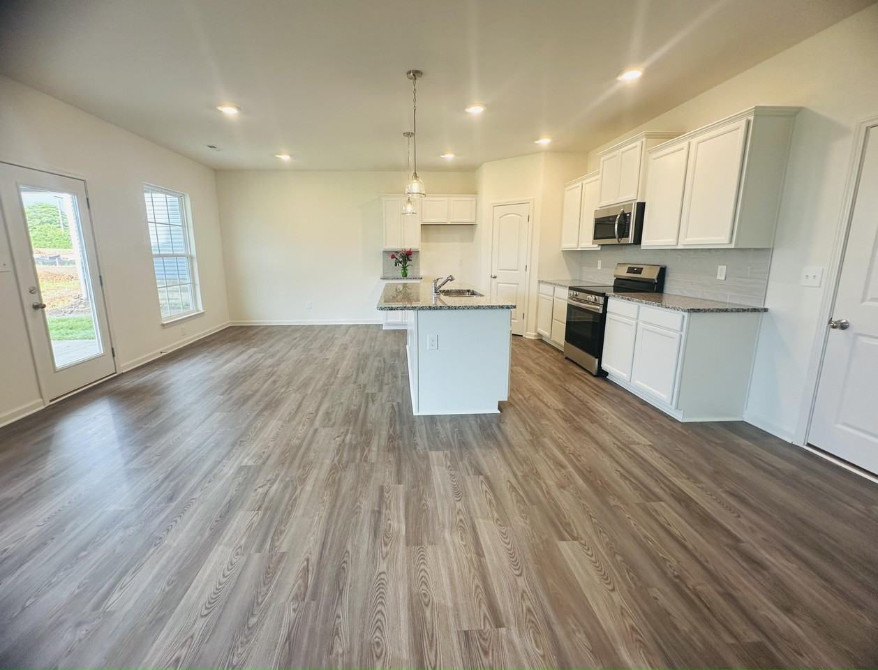 2380 Geranium Ln - Photo 6 of 37