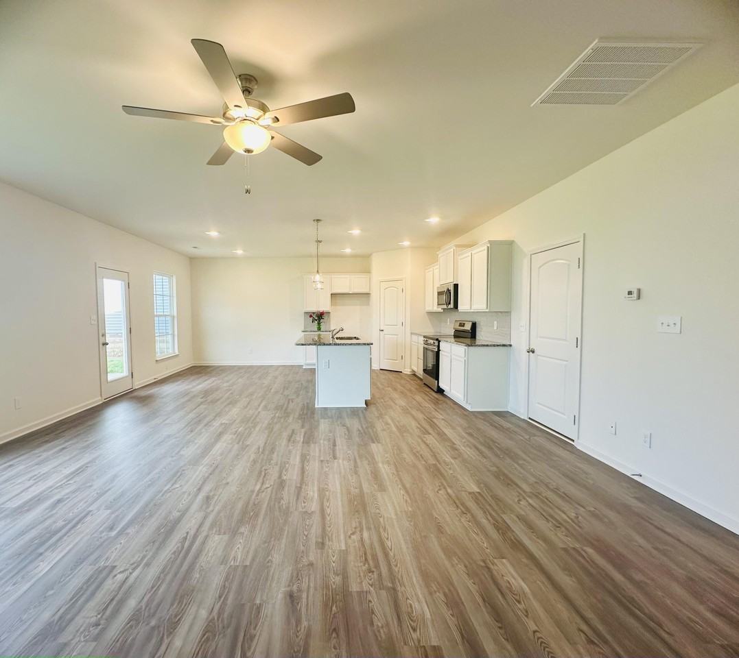 2380 Geranium Ln - Photo 7 of 37