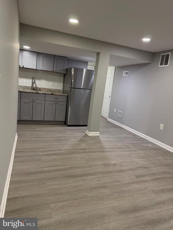 8302 Stanwood St - Photo 4 of 8