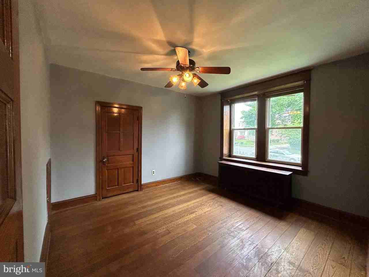 6370 Oxford Ave - Photo 6 of 21