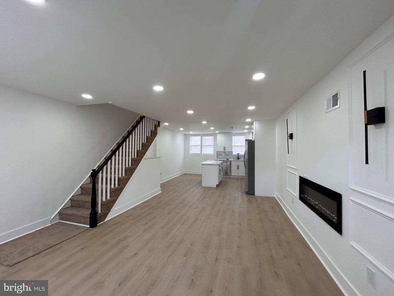 8033 Williams Ave - Photo 3 of 30