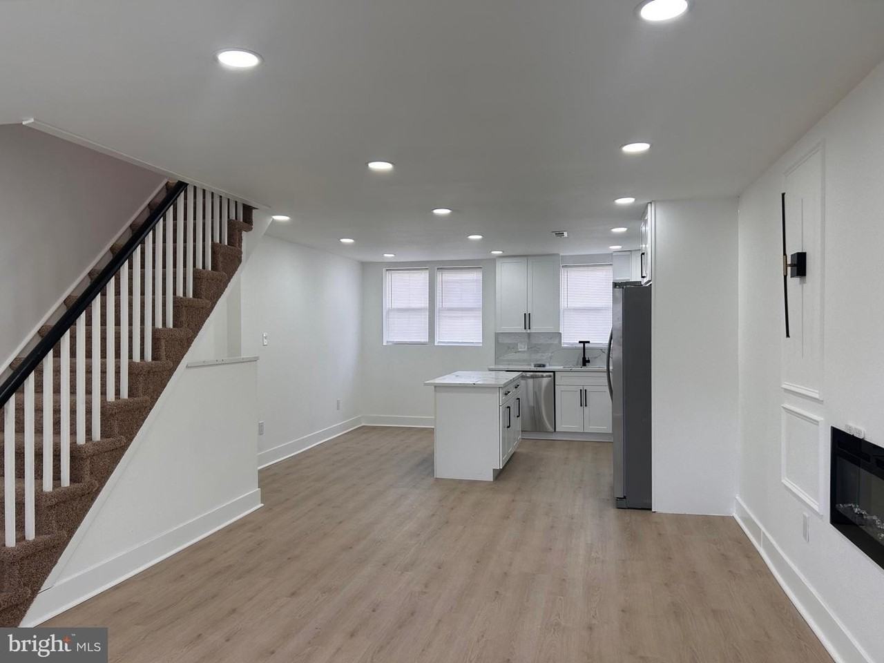 8033 Williams Ave - Photo 6 of 30