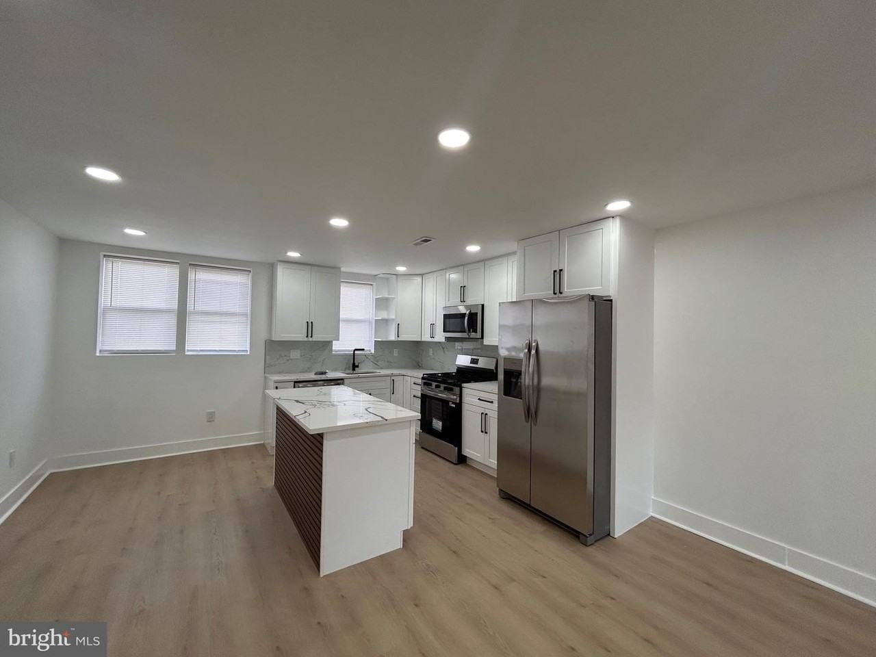 8033 Williams Ave - Photo 7 of 30