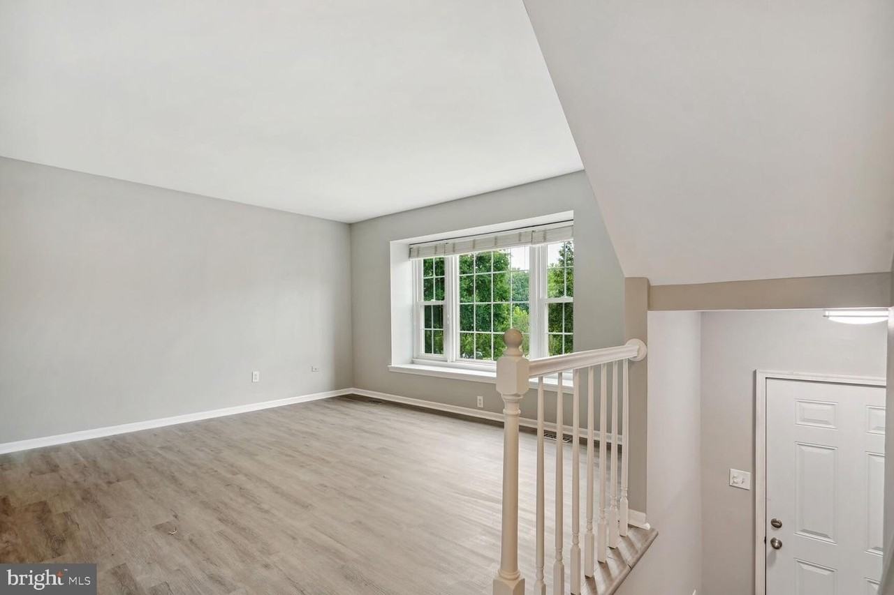 10205 Provincetown Ct - Photo 5 of 28