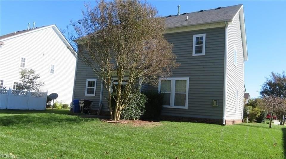 2207 Tuliptree Cir - Photo 3 of 21