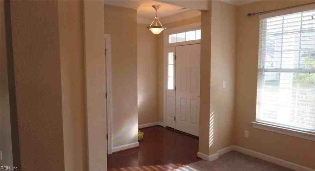2207 Tuliptree Cir - Photo 4 of 21