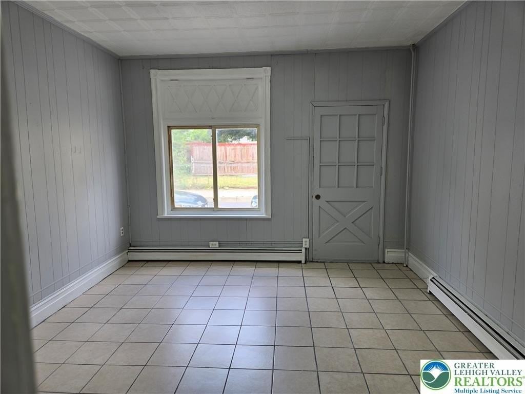436 Pierce St - Photo 2 of 17