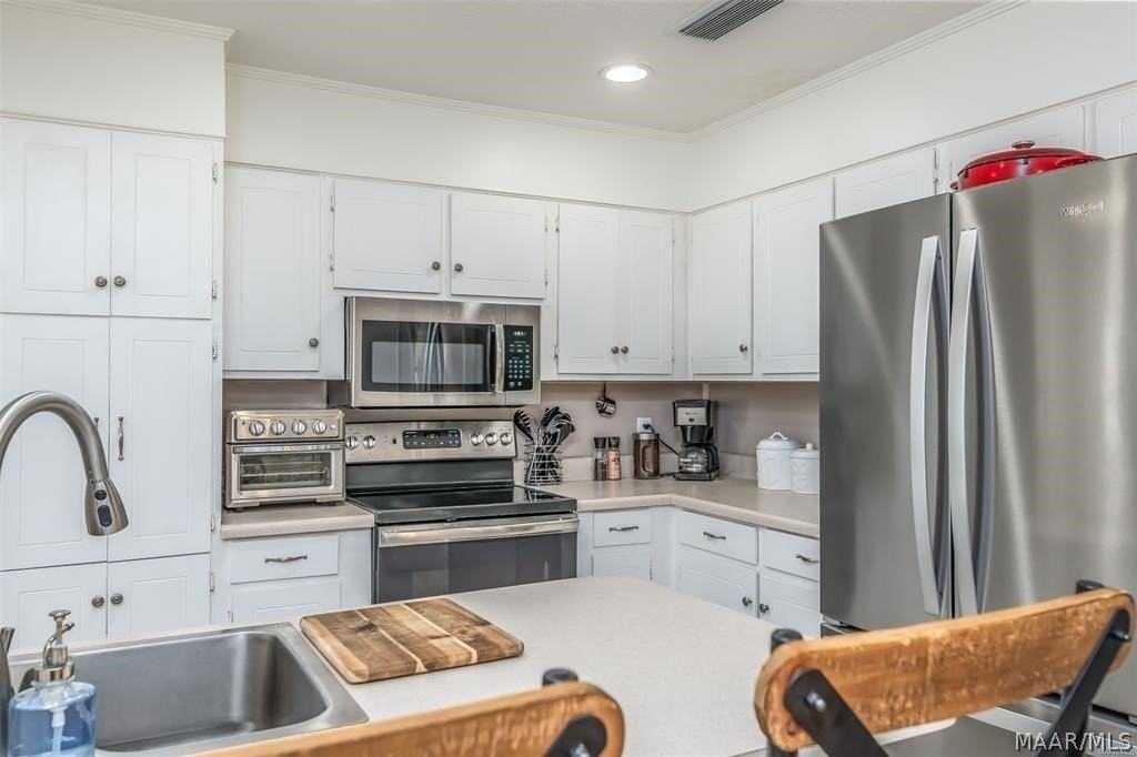 200 Davors Dr - Photo 6 of 19