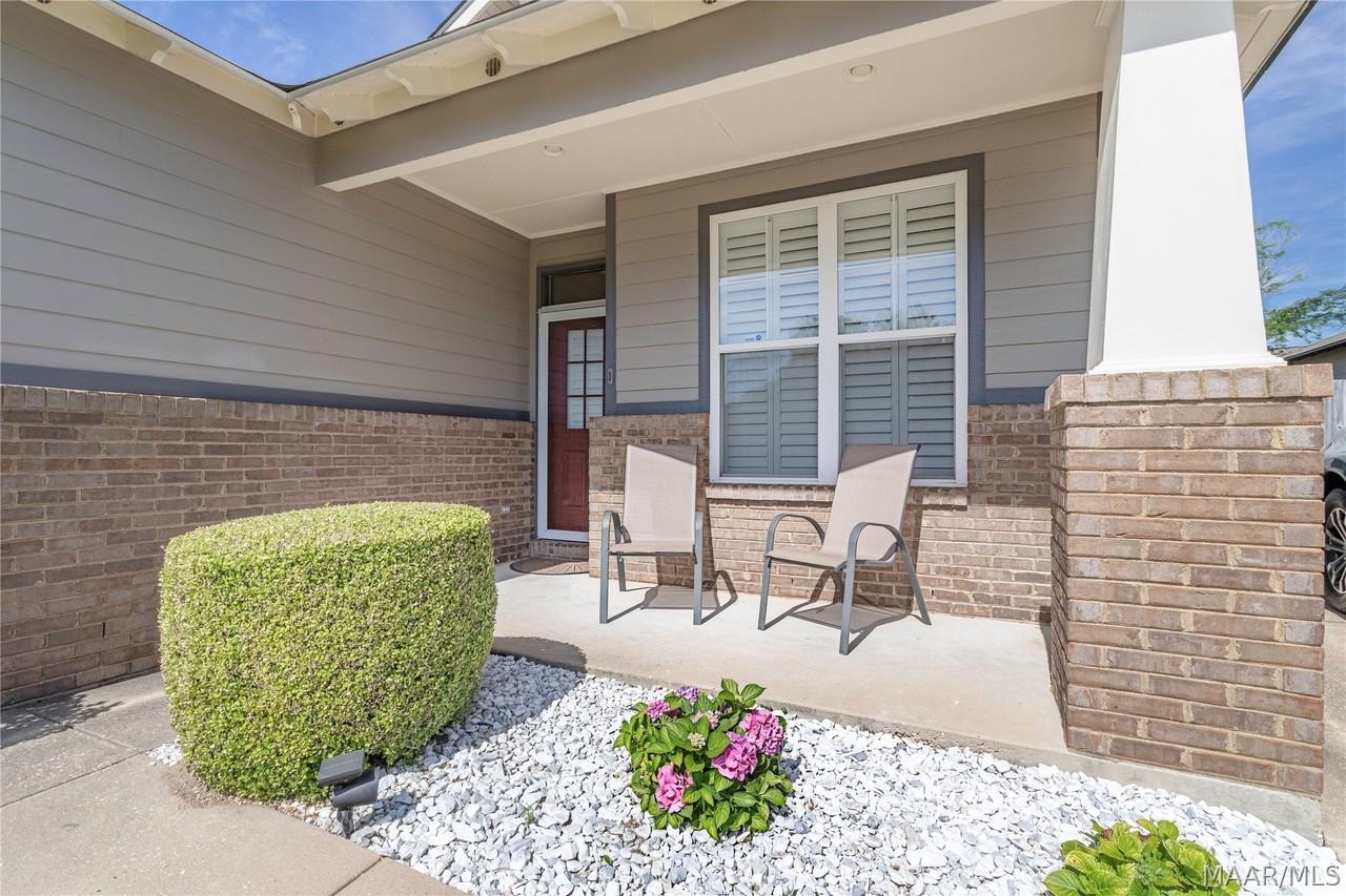 3909 Brookshire Way - Photo 4 of 26