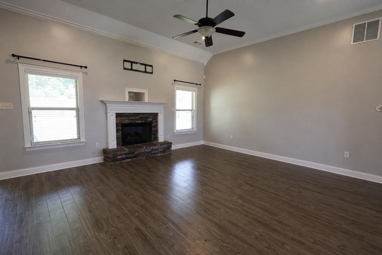 36 Littleton Way - Photo 2 of 29