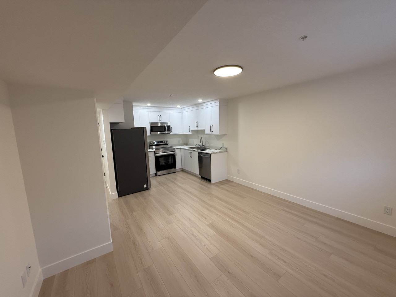 631B Eighth St #1 - Photo 4 of 15