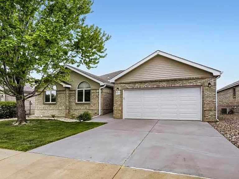 557 Trailwood Cir #1