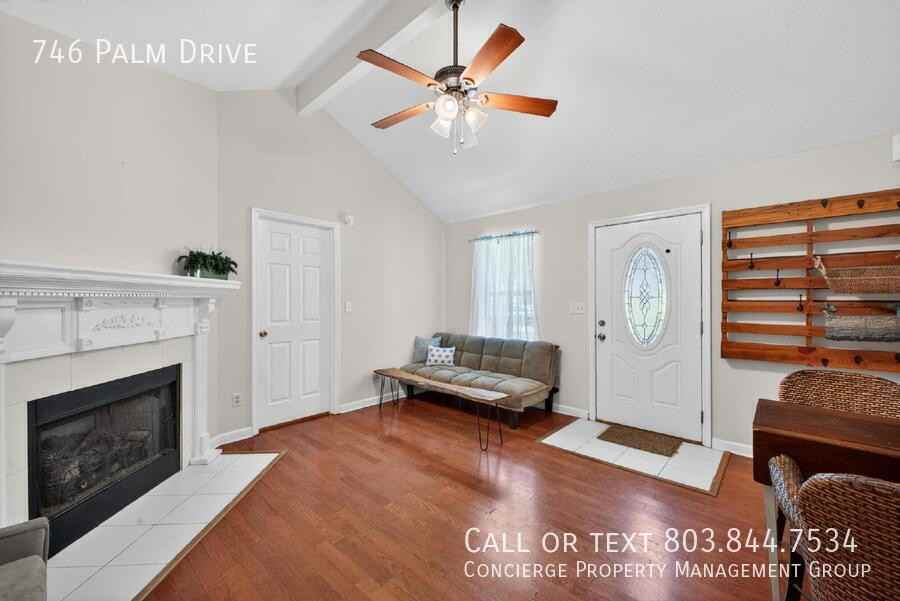 746 Palm Dr - Photo 4 of 22