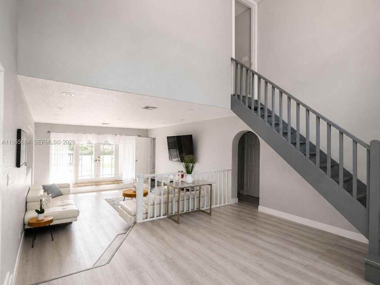 901 Sw 121st Ave - Photo 4 of 14