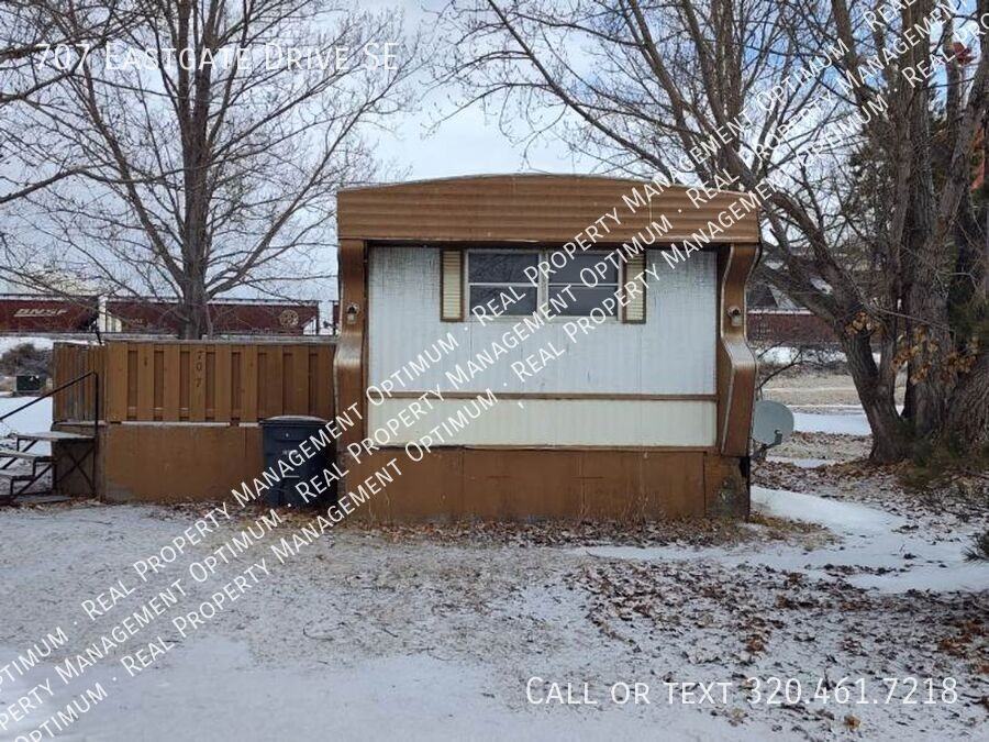 707 Eastgate Dr Se - Photo 3 of 16