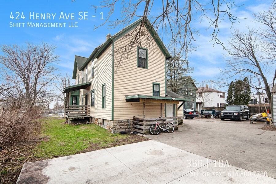 424 Henry Ave Se #1 - Photo 2 of 15