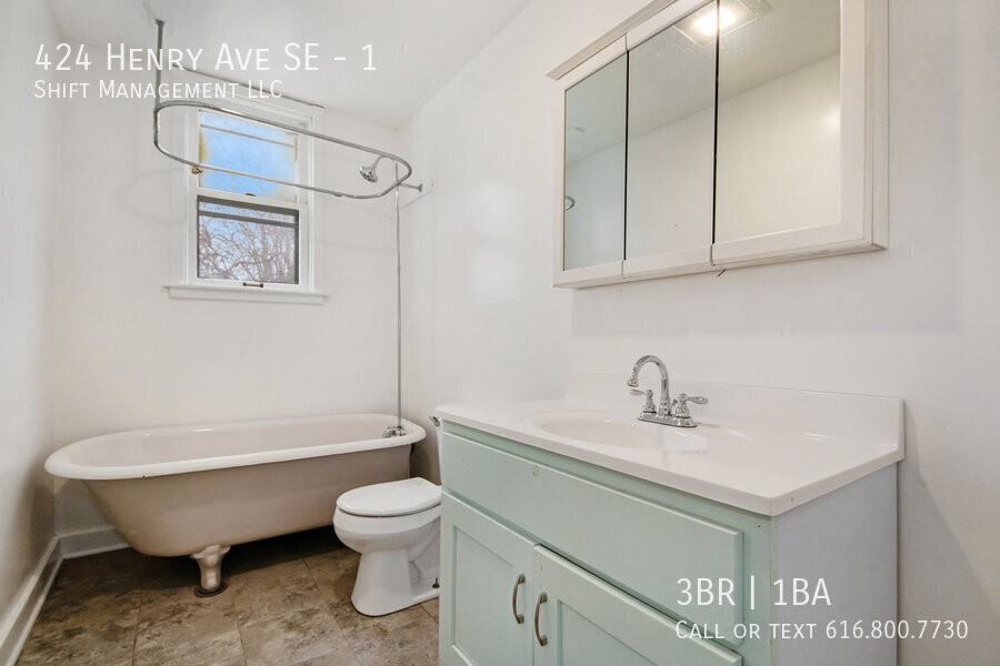 424 Henry Ave Se #1 - Photo 3 of 15