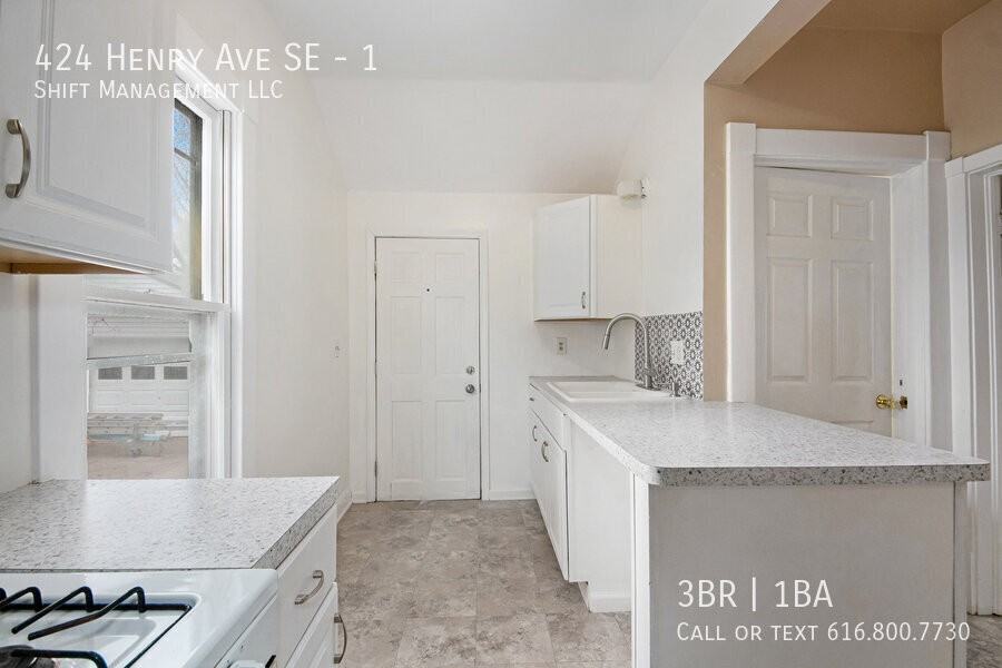 424 Henry Ave Se #1 - Photo 7 of 15