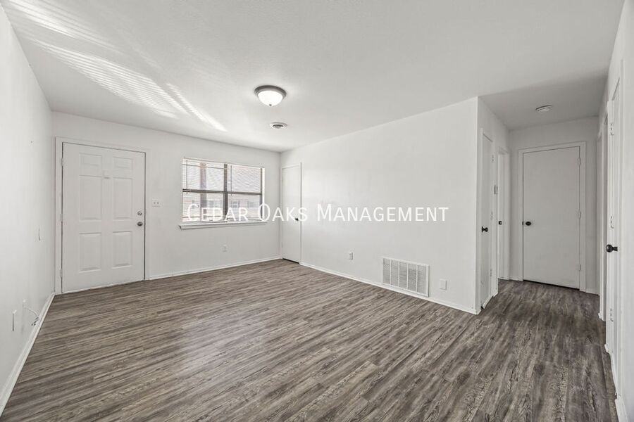 1931 W Deane St #J - Photo 3 of 50