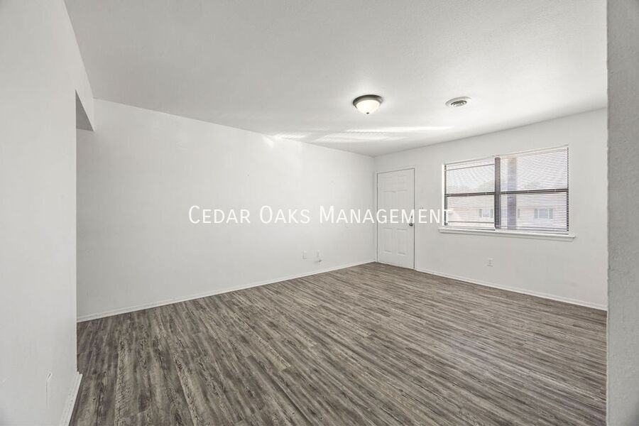 1931 W Deane St - Photo 5 of 22