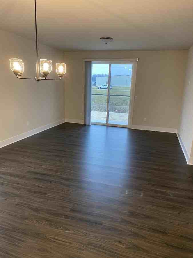 W218N16046 Tiger Lily Dr - Photo 5 of 23