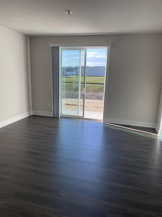 W218N16046 Tiger Lily Dr - Photo 6 of 23