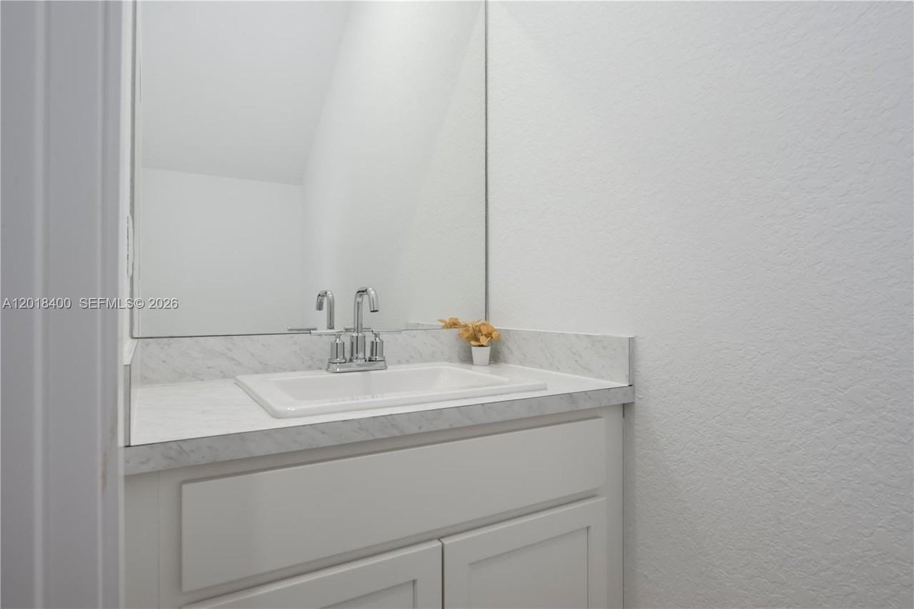 844 Nw 3rd Way #844 - Photo 7 of 42
