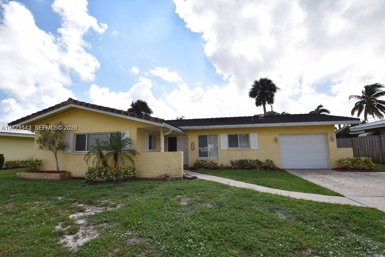 1104 Sw 12th St - Photo 4 of 44