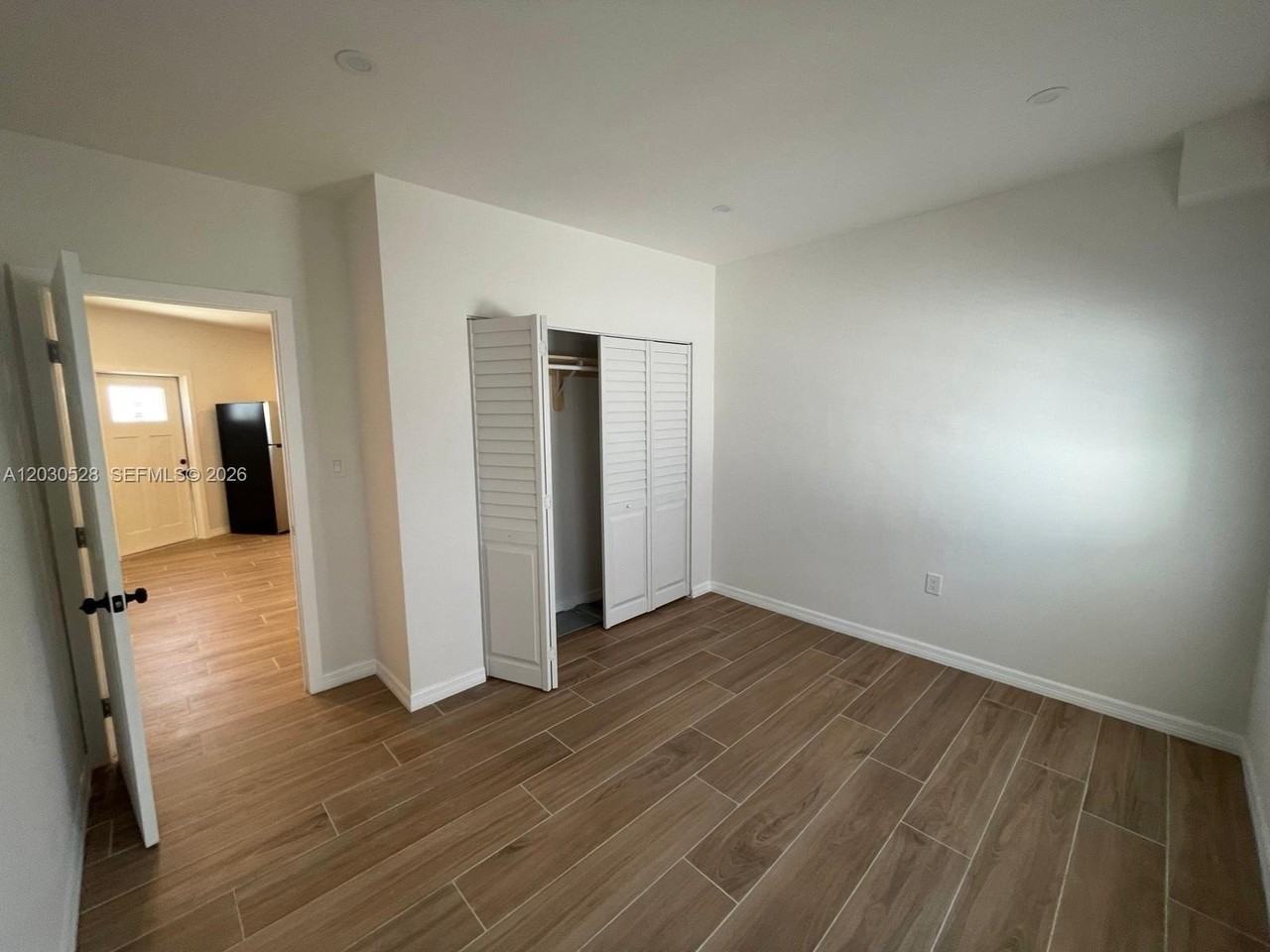 6801 Sw 22nd St - Photo 6 of 17