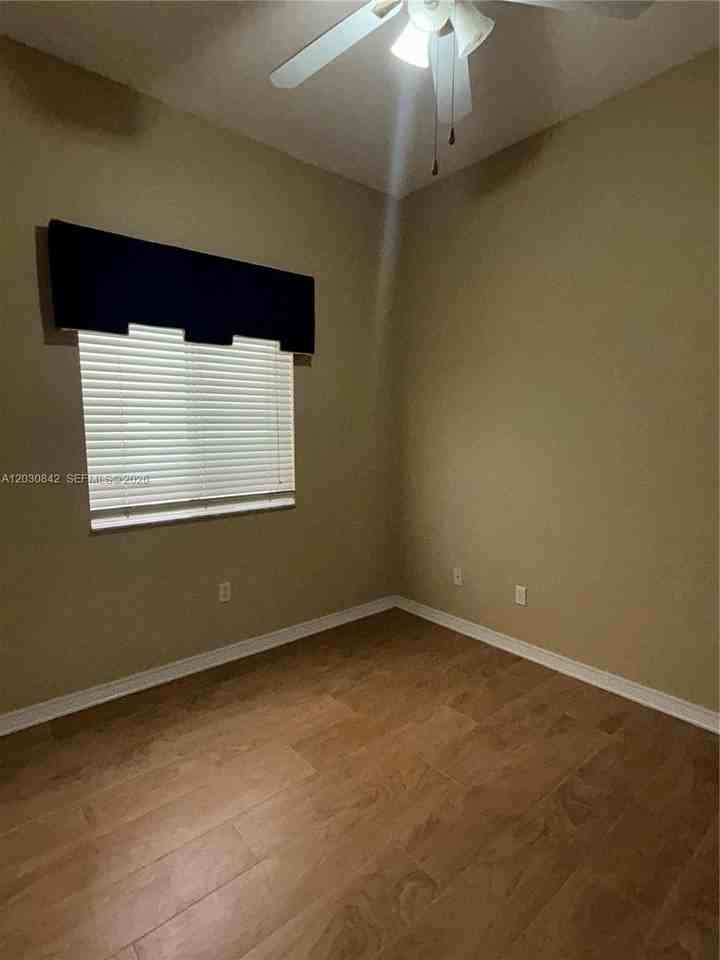 3073 Sw 140th Ave #3073 - Photo 6 of 17