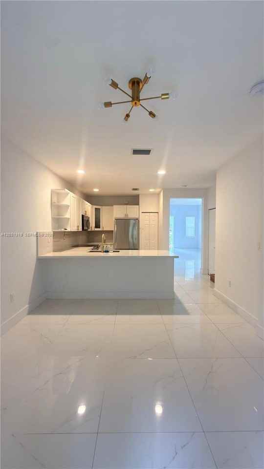 10737 Nw 76th Ln #0 - Photo 5 of 27