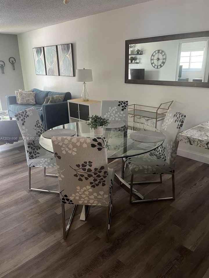 1150 Collins Ave #204 - Photo 3 of 17
