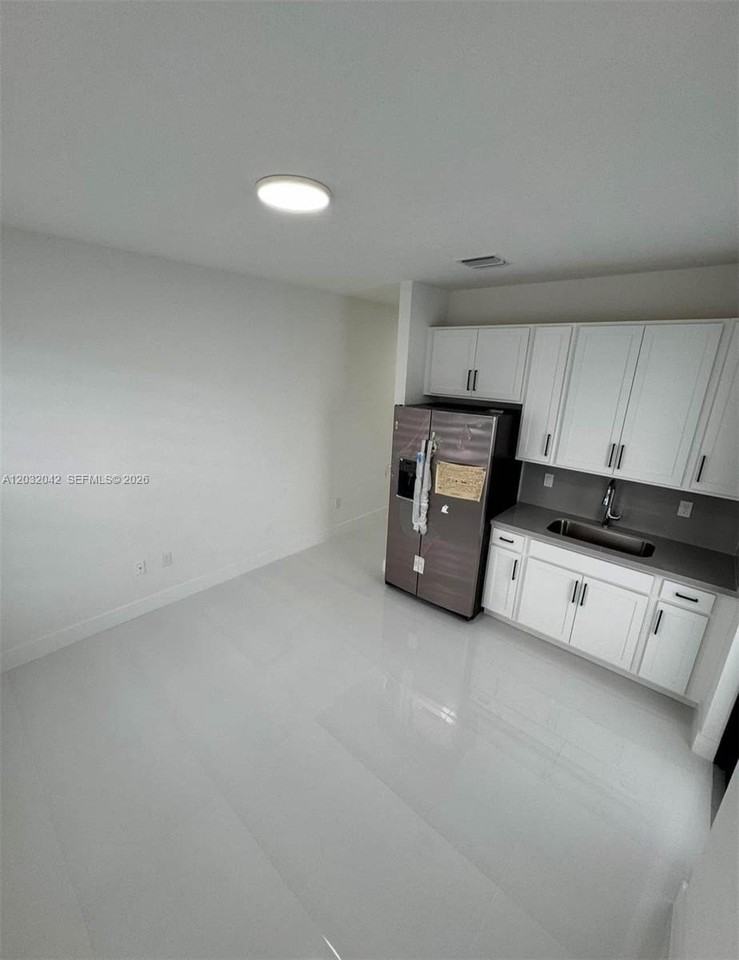 14429 Sw 19th St #1 - Photo 5 of 10