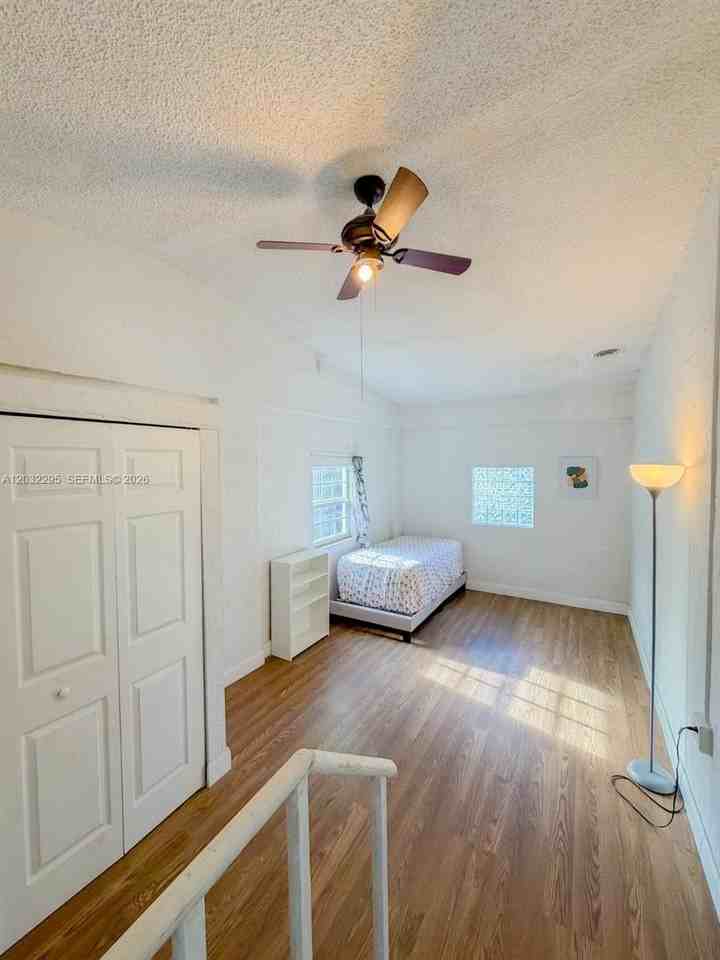 2740 Dewey St #0 - Photo 3 of 21