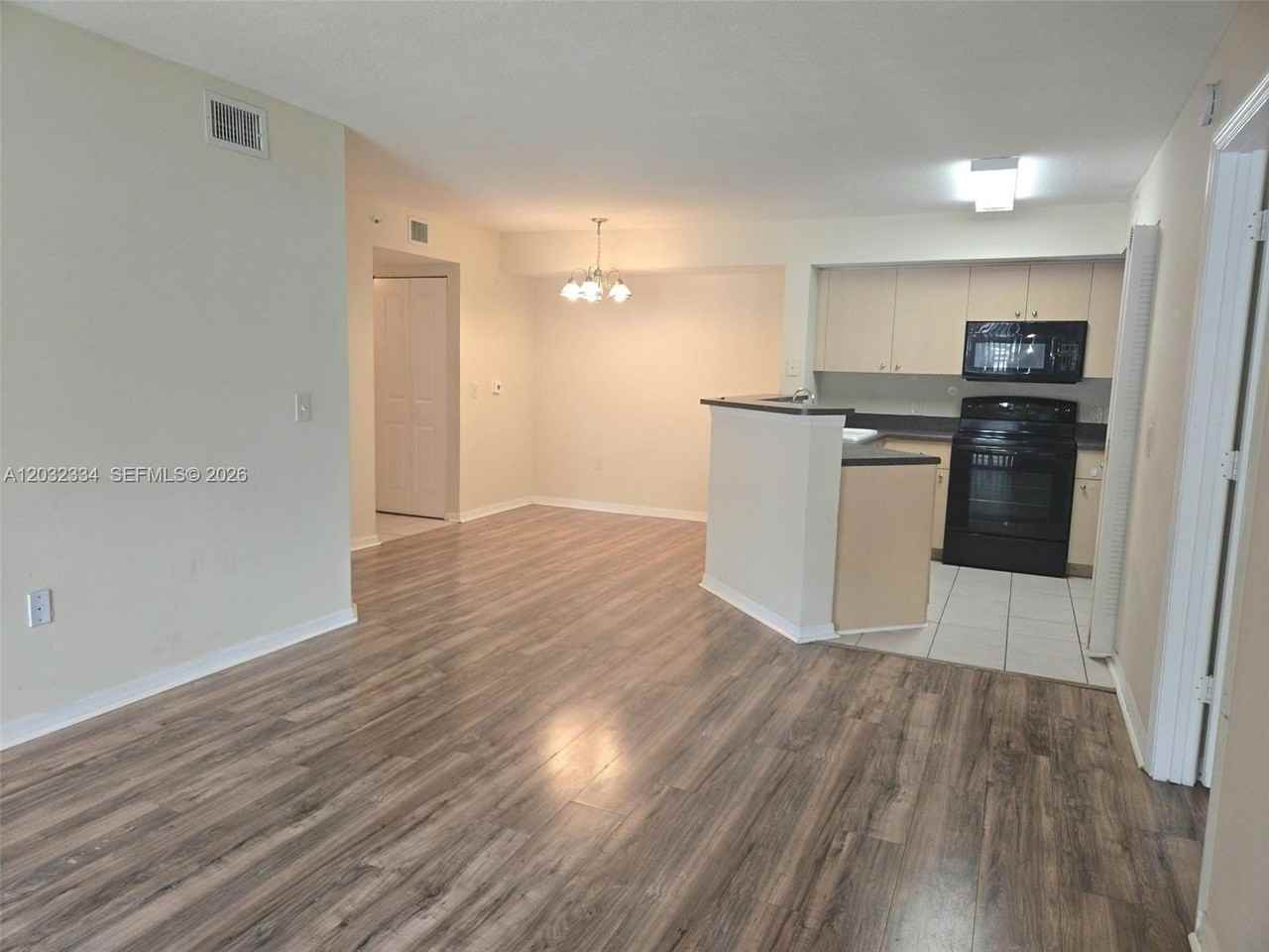 4151 San Marino Blvd #103 - Photo 3 of 17