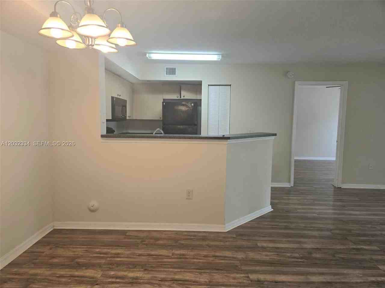 4151 San Marino Blvd #103 - Photo 5 of 17