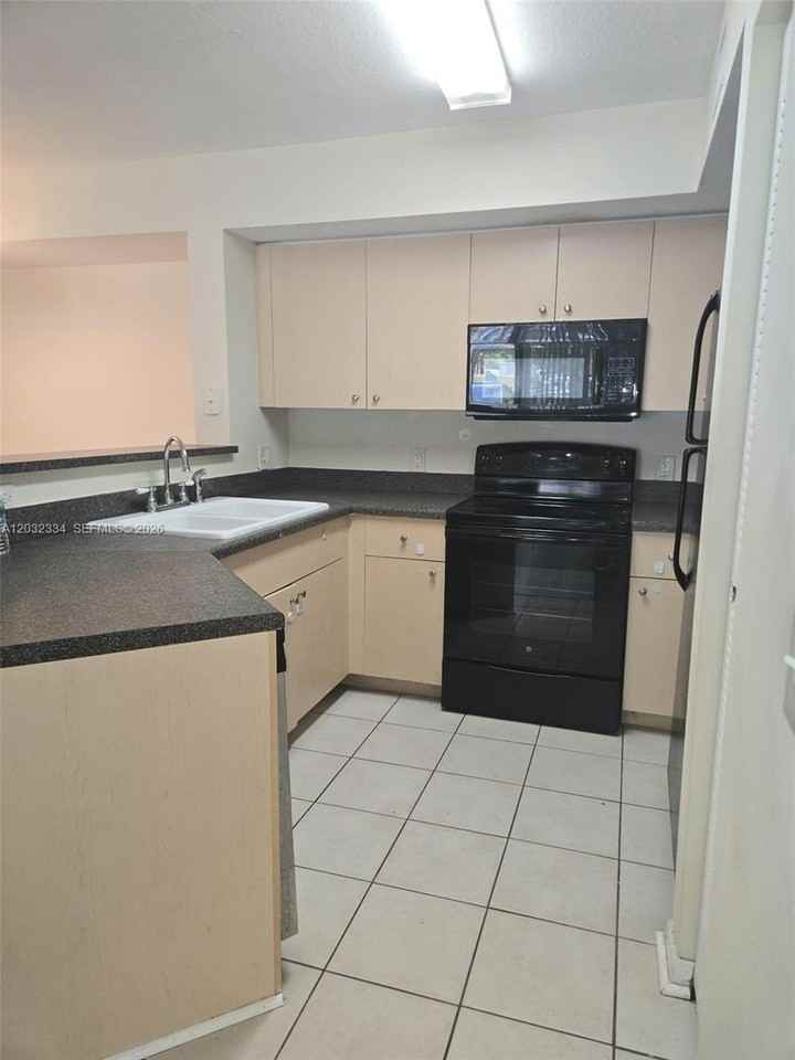 4151 San Marino Blvd #103 - Photo 6 of 17