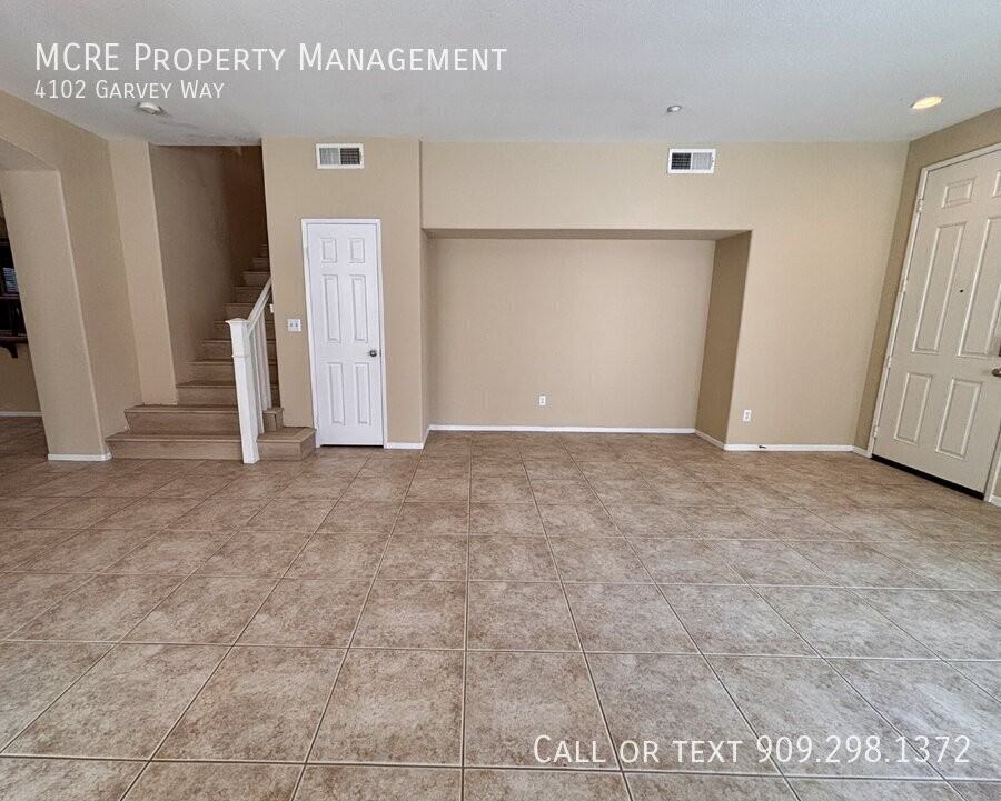 4102 Garvey Way - Photo 4 of 34
