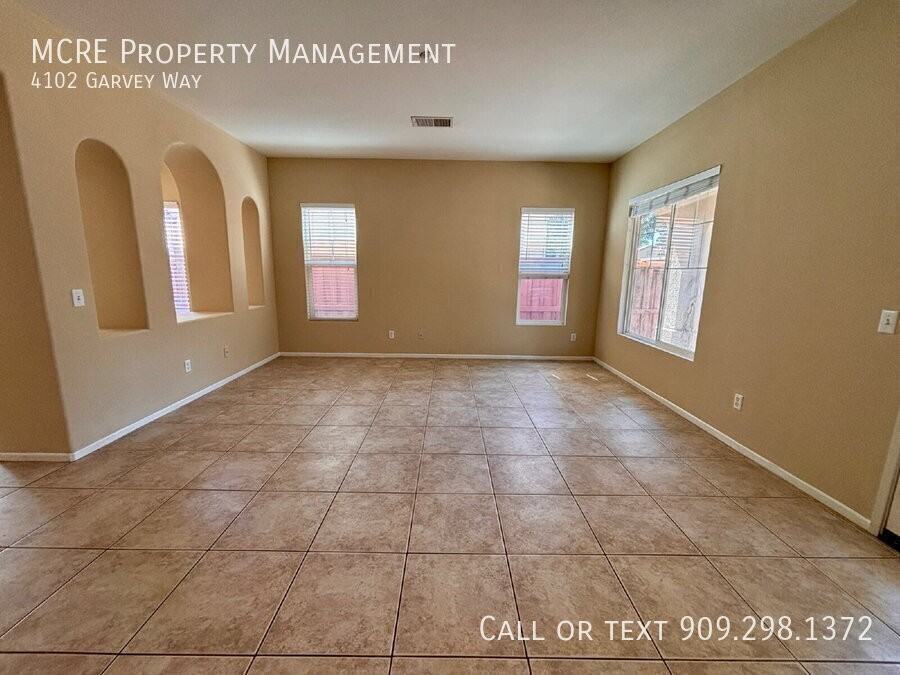 4102 Garvey Way - Photo 7 of 34