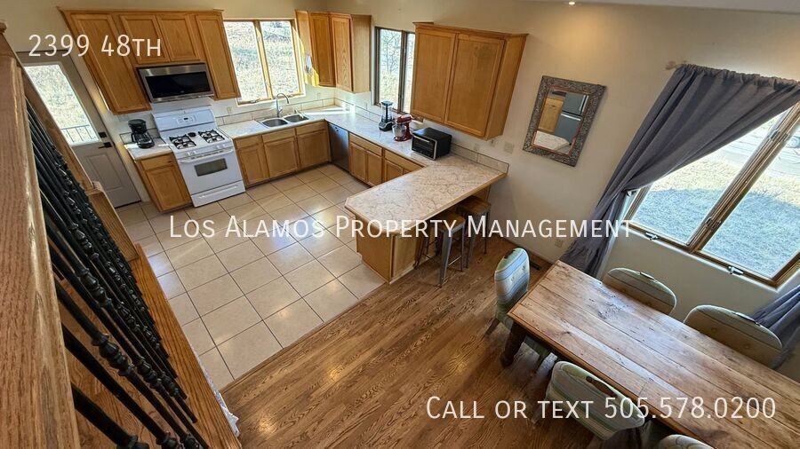 2399 48th St - Photo 2 of 50