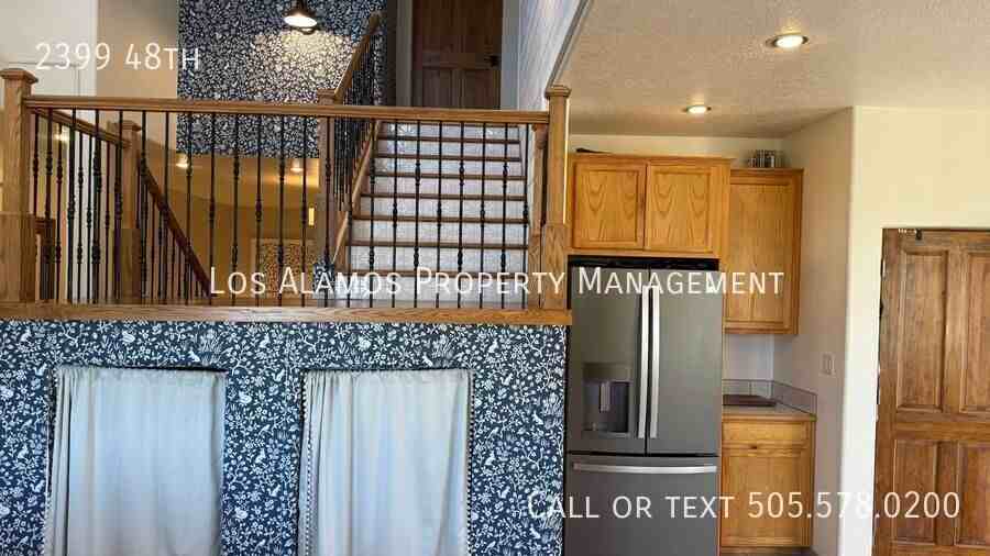2399 48th St - Photo 7 of 50