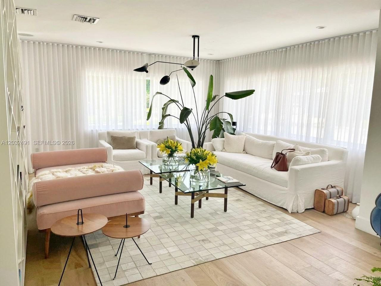 290 Shore Dr E #290 - Photo 4 of 8